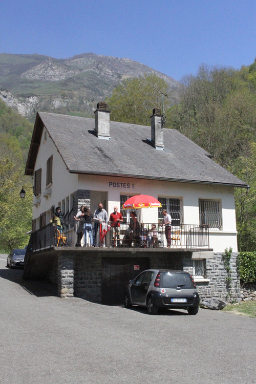 2017. « Laboratoire d'architecture de village » - 1. Journée d'inauguration à l'ancienne Maison de la Poste -  Etsaut (64) - avec Guillaume Duverger.jpg